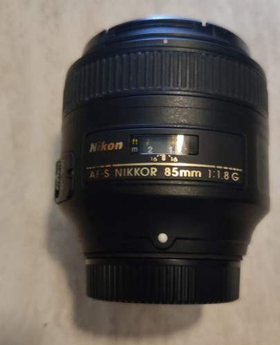 Nikon nikkor 85mm 1 8 - f/1.8, g