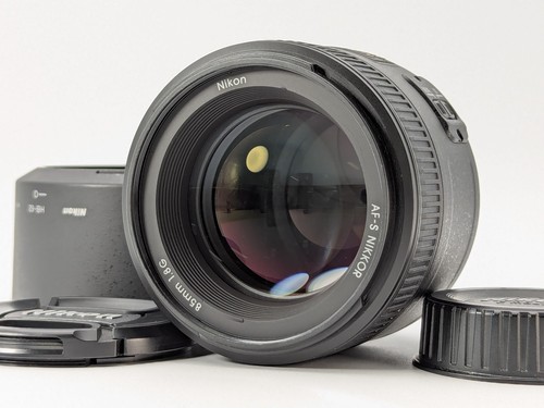 Nikon nikkor 85mm 1 - 85mm, f/1.8