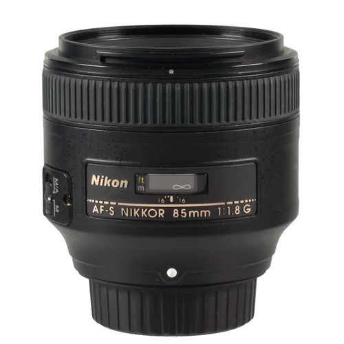 Nikon 8 g - 85/1.8,